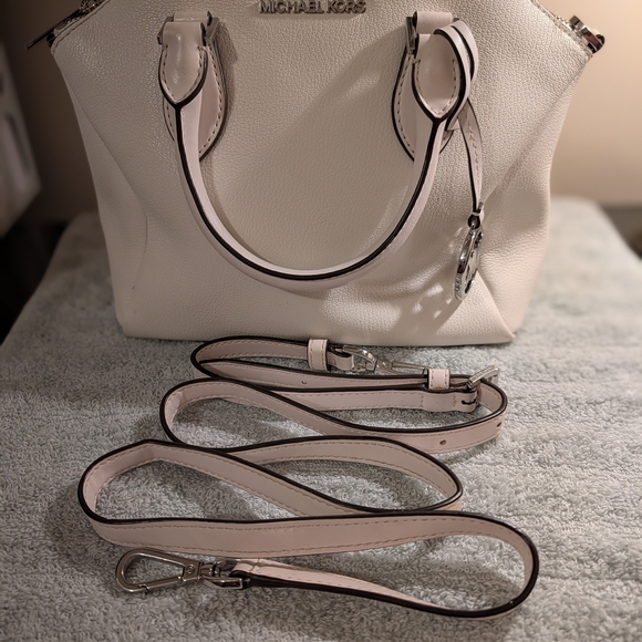 Michael Kors White Leather Handbag - Picture 2 of 11